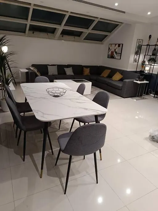 Rooftop Apt W Patio Rawdah Appartement Djedda